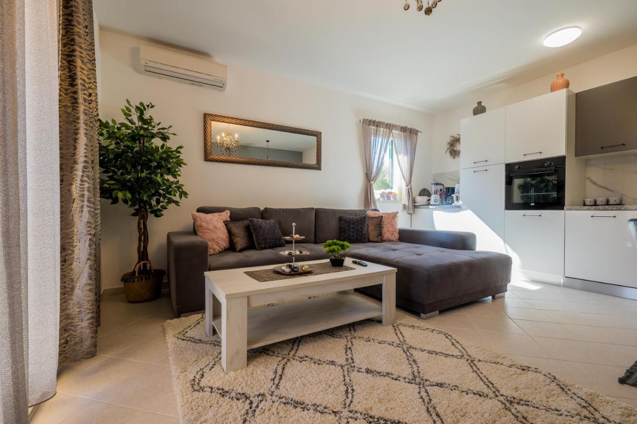 Ivana Apartment Trogir Exteriör bild
